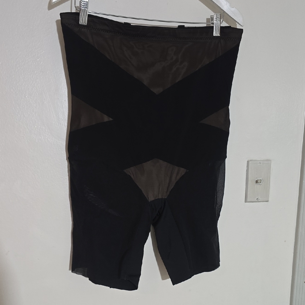 Honeylove Black Sculpting Bodysuit with Gold Logo Accent